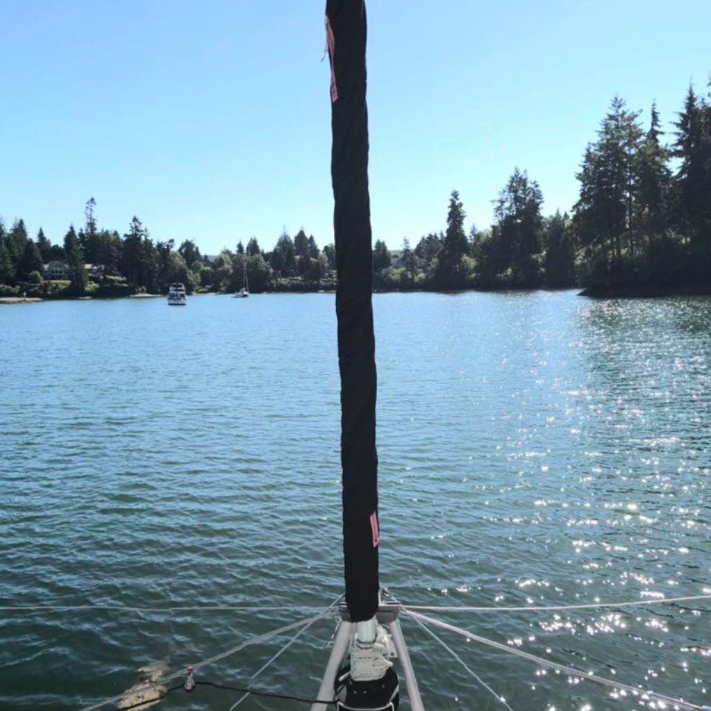 Irene replaced the oil filter on the starboard engine and topped of